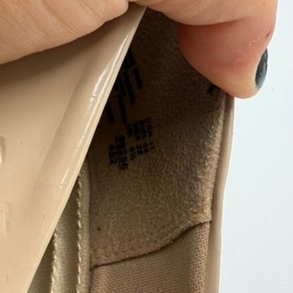 Comfort Plus Predictions Heels Women 11 Nude Patent Round Toe Pumps - Picture 3 of 8